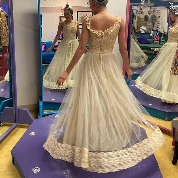 Meet your Posher, Estephanie - Picture 8 of 9